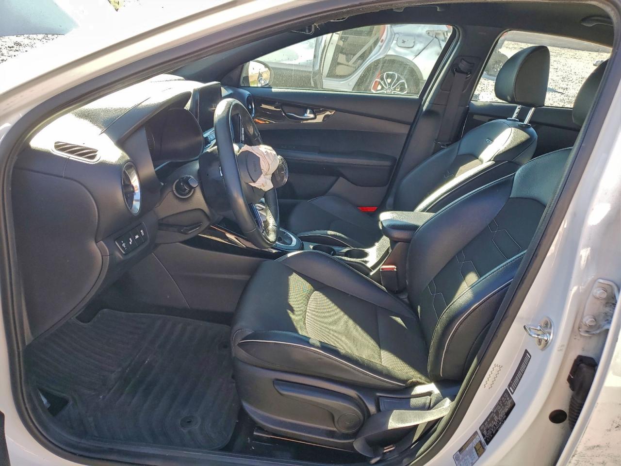 2021 KIA FORTE GT LINE photo 13