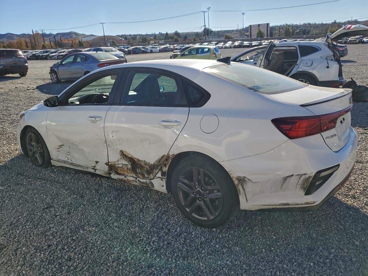2021 KIA FORTE GT LINE photo 3