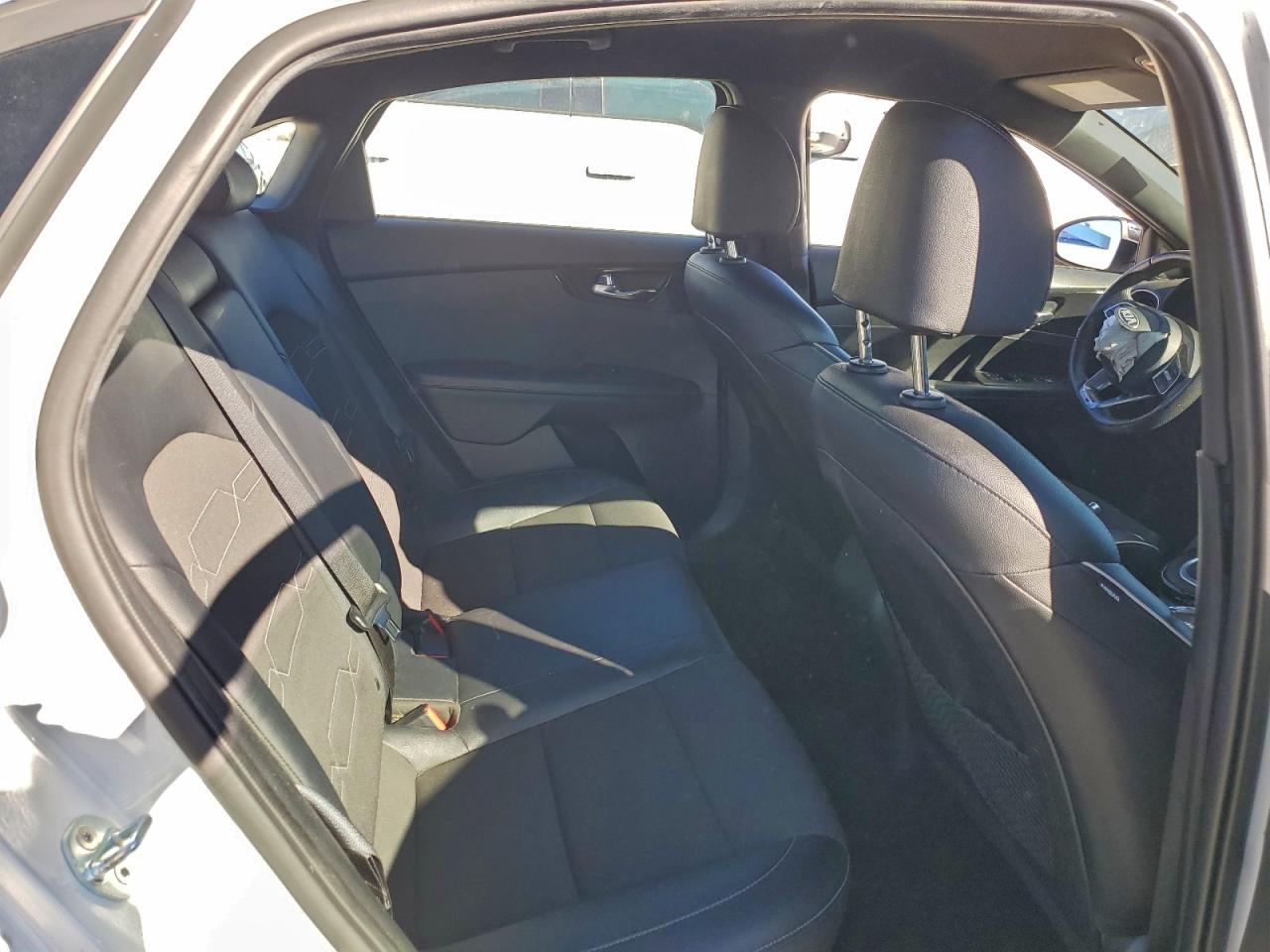 2021 KIA FORTE GT LINE photo 19