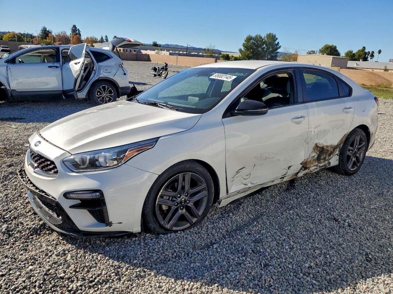 2021 KIA FORTE GT LINE photo 2