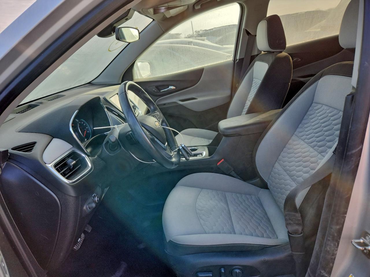 2019 CHEVROLET EQUINOX photo 7