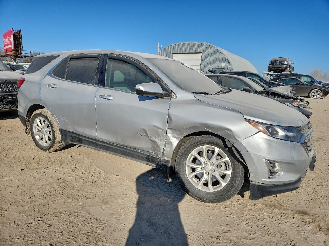 2019 CHEVROLET EQUINOX photo 4