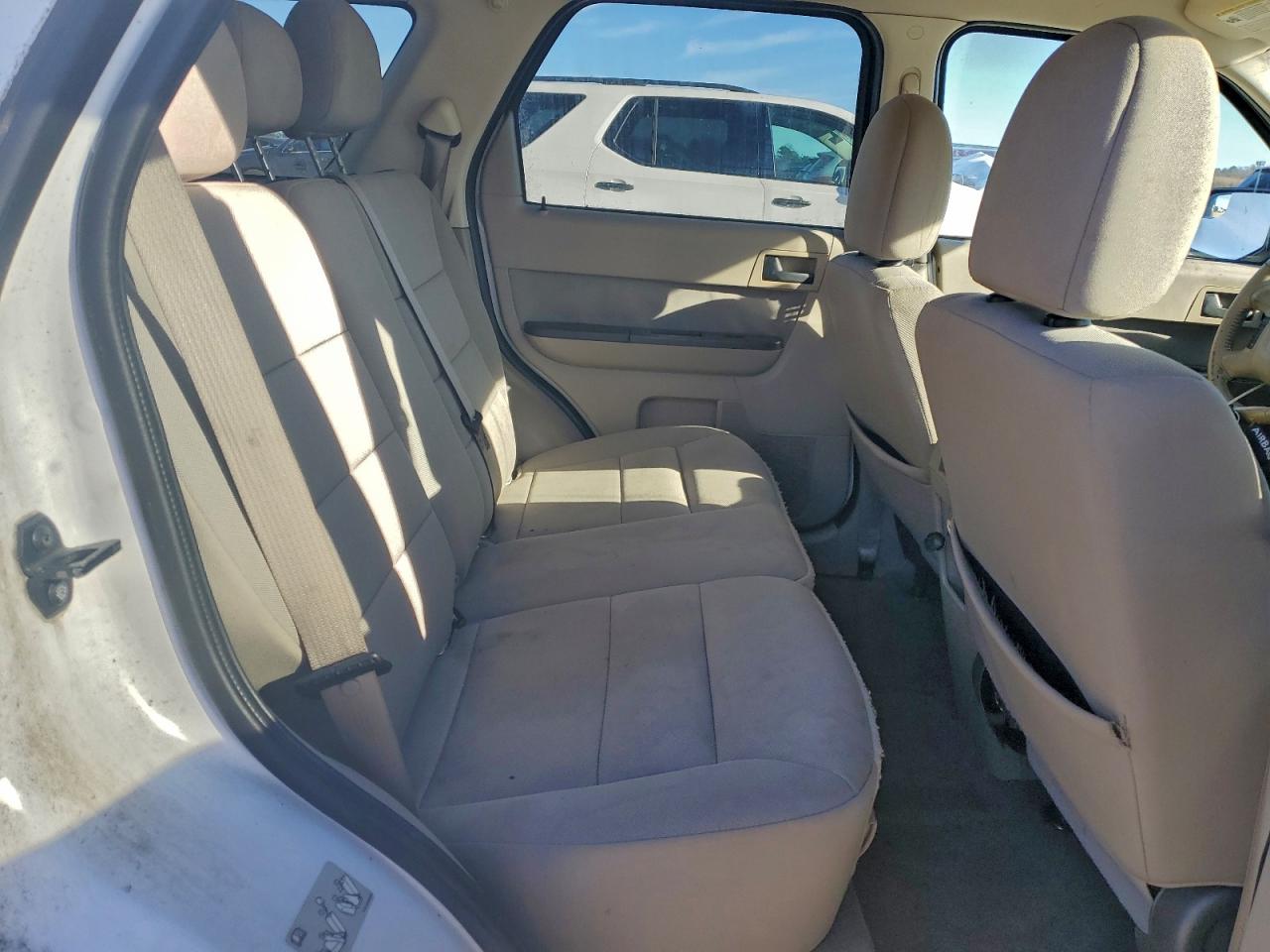 2010 FORD ESCAPE XLT photo 31