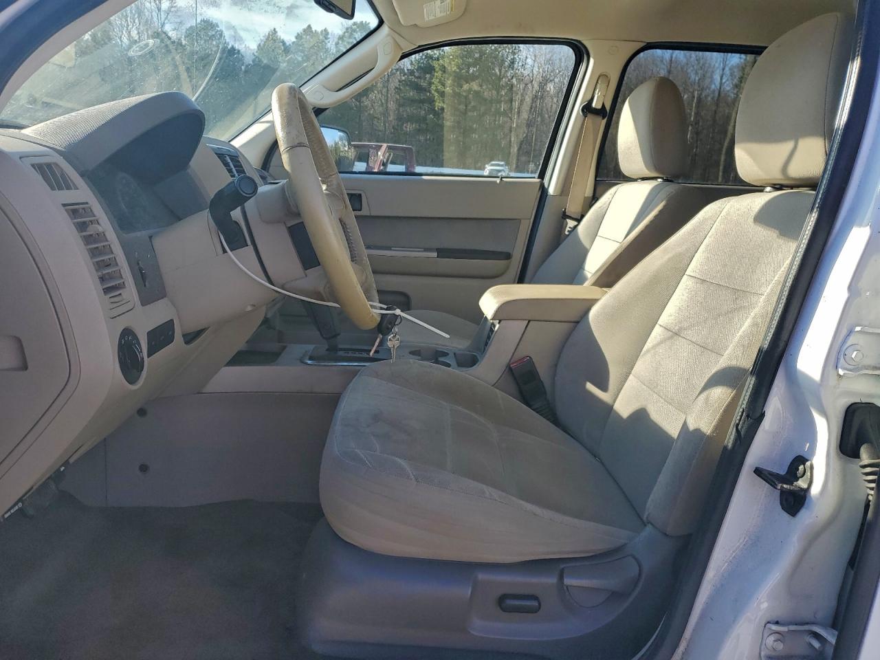 2010 FORD ESCAPE XLT photo 19