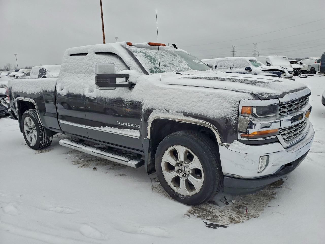 2016 CHEVROLET SILVERADO K1500 LT photo 4