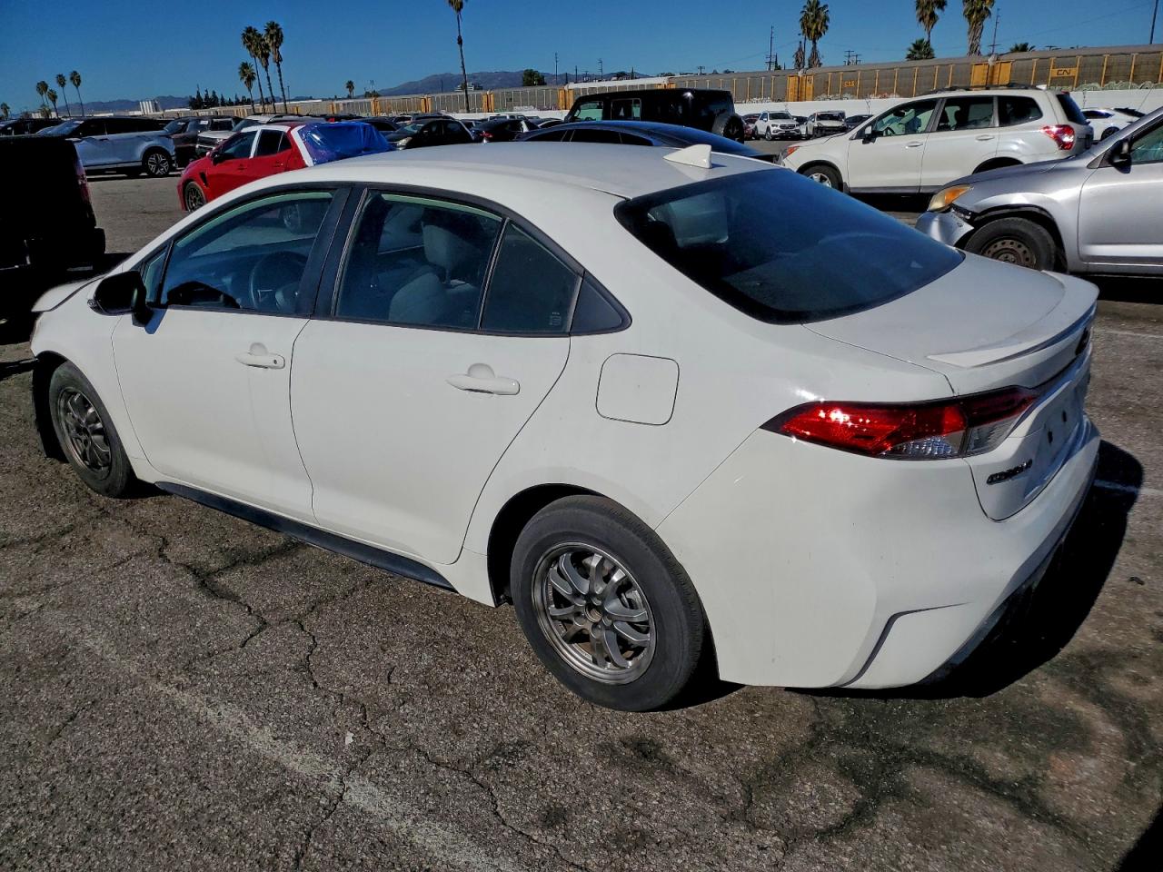 2025 TOYOTA COROLLA LE photo 2