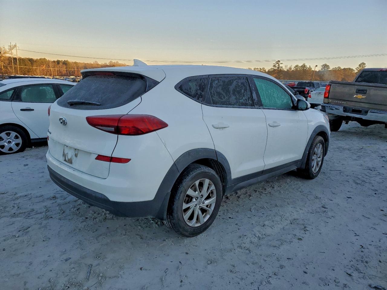2021 HYUNDAI TUCSON SE photo 3