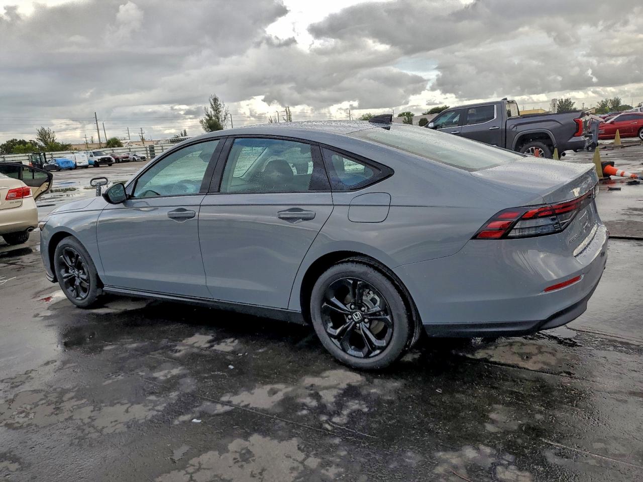 2025 HONDA ACCORD SE photo 4