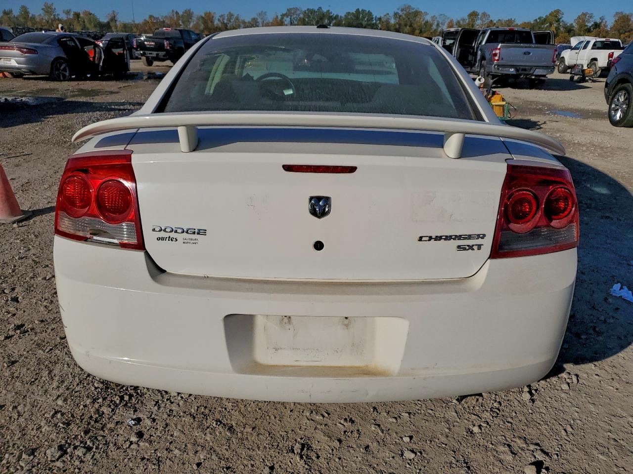 2010 DODGE CHARGER SXT photo 6