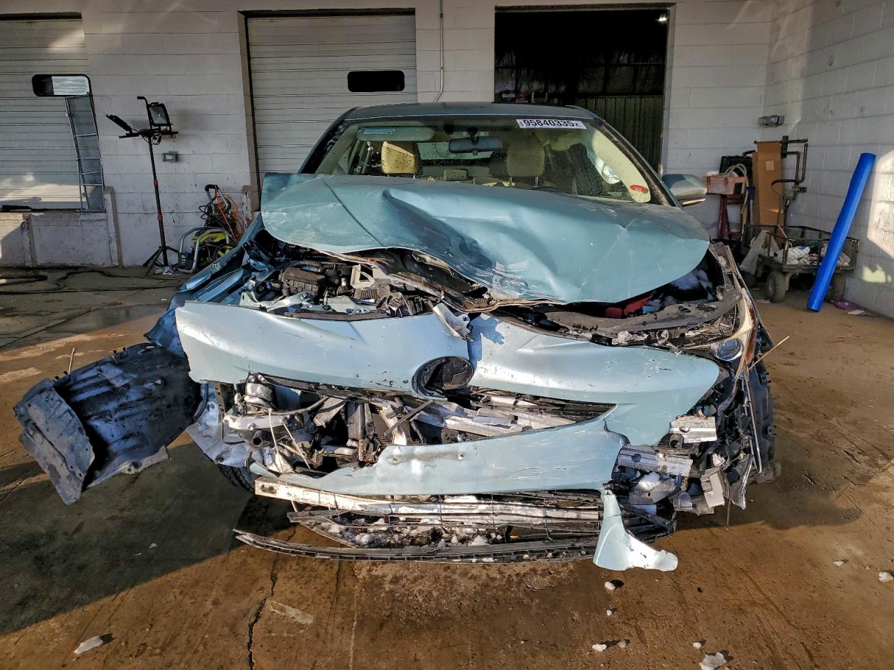 2016 TOYOTA PRIUS THREE photo 9