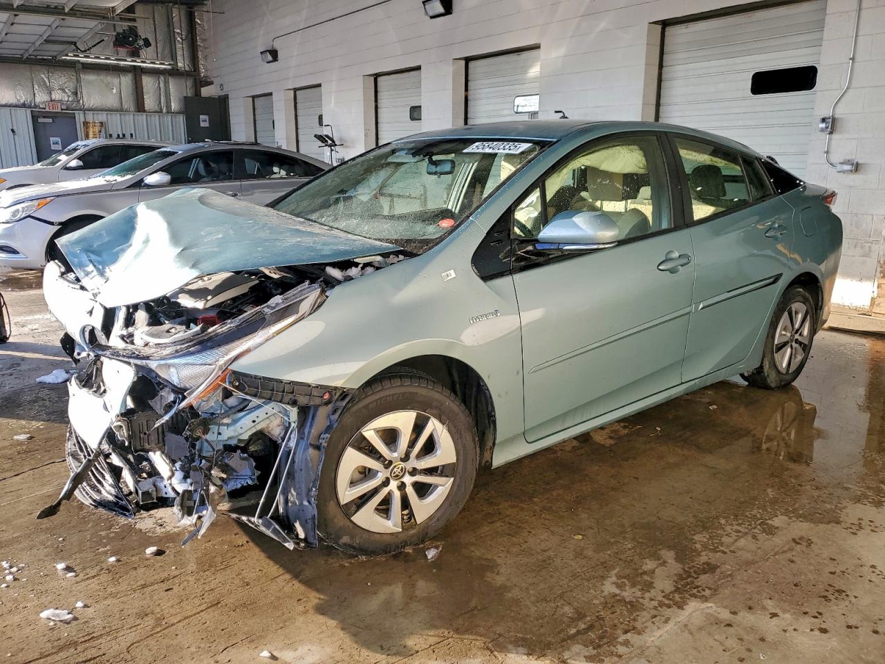 2016 TOYOTA PRIUS