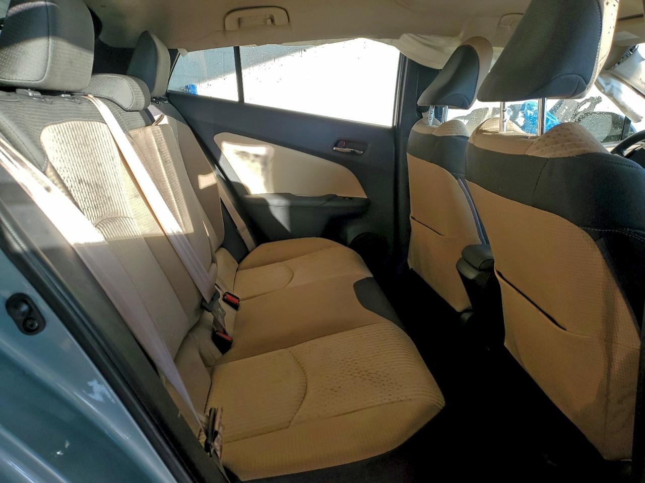 2016 TOYOTA PRIUS THREE photo 19