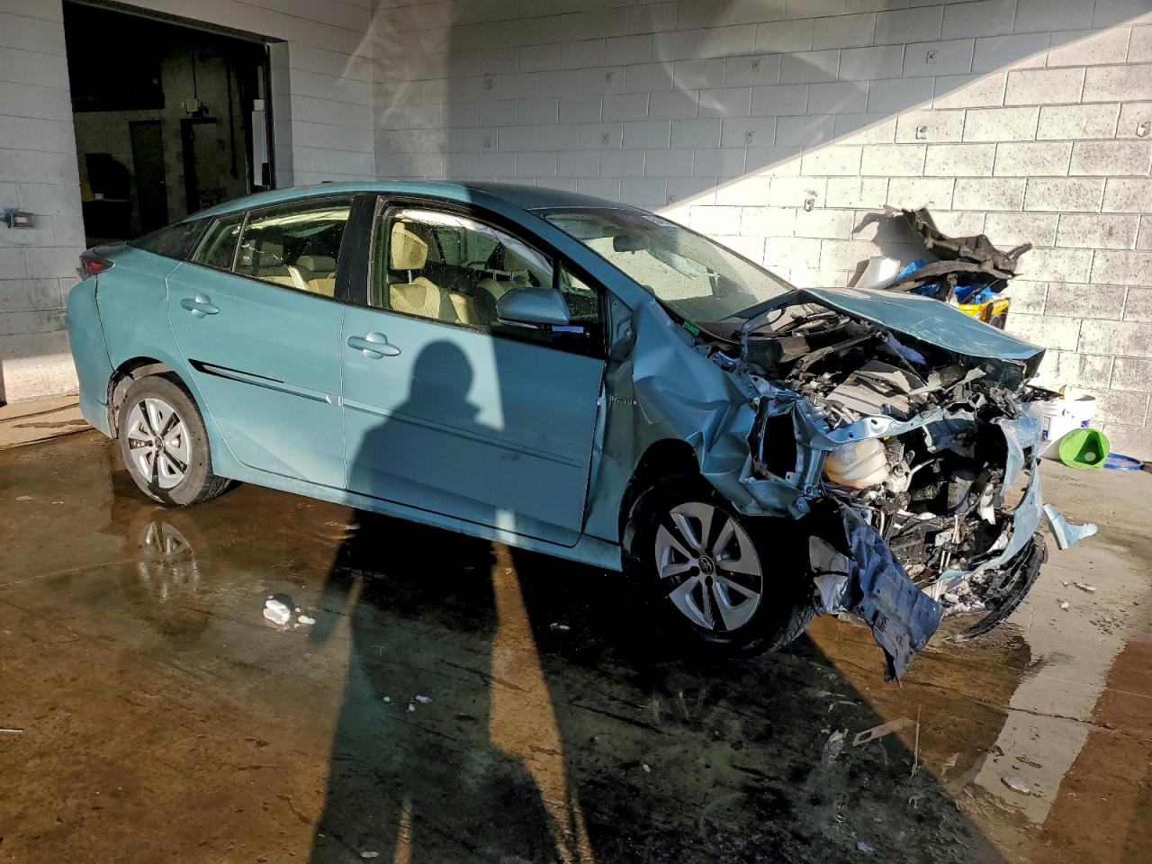 2016 TOYOTA PRIUS THREE photo 7