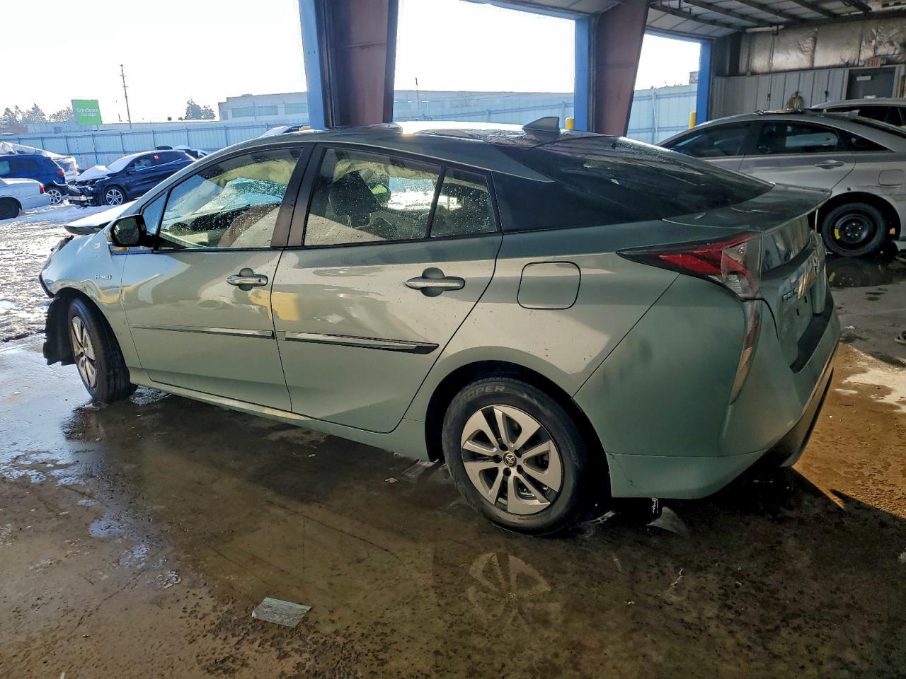 2016 TOYOTA PRIUS THREE photo 3