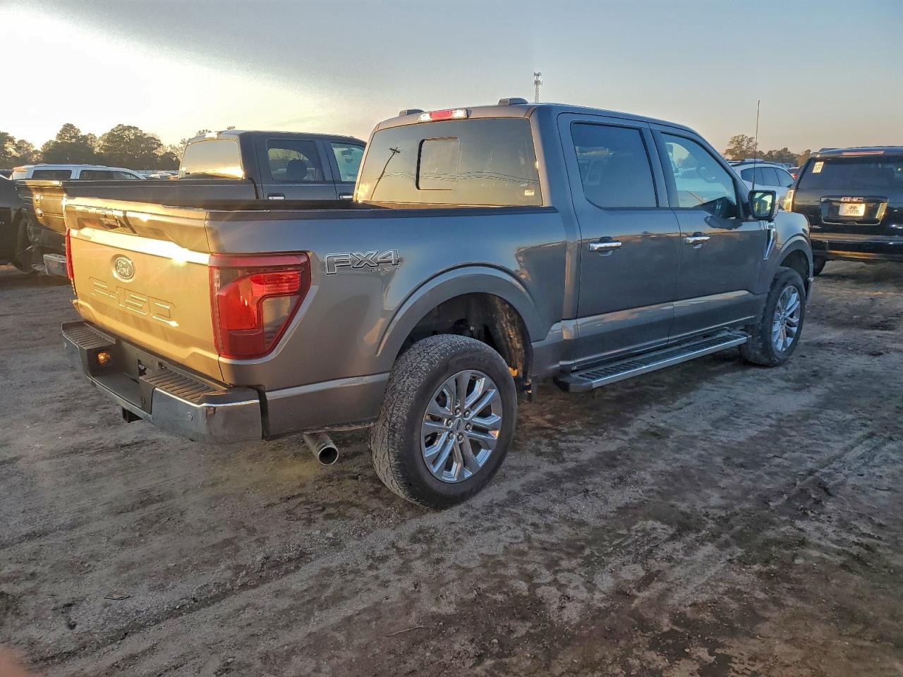 2024 FORD F150 XLT photo 3