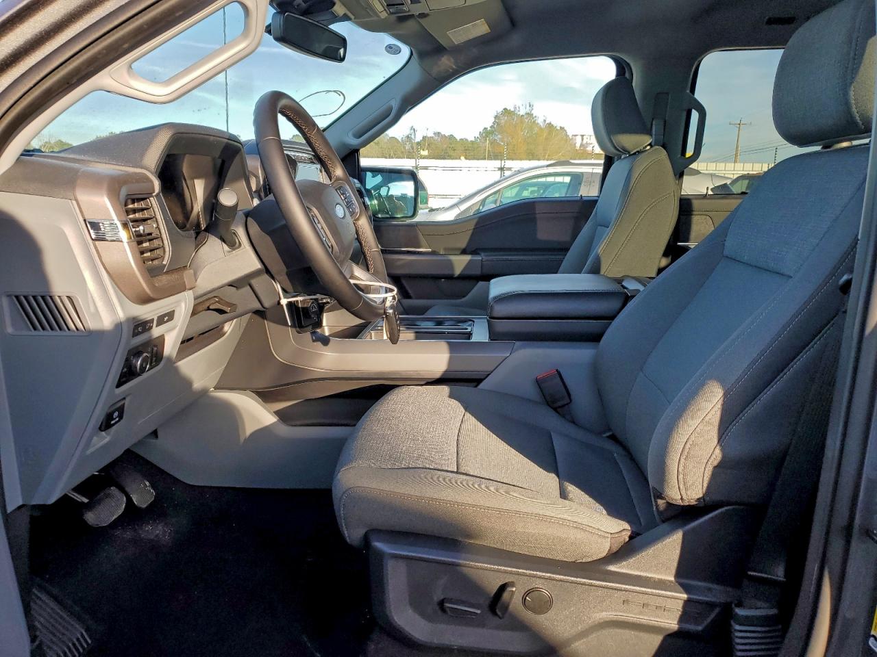 2024 FORD F150 XLT photo 7
