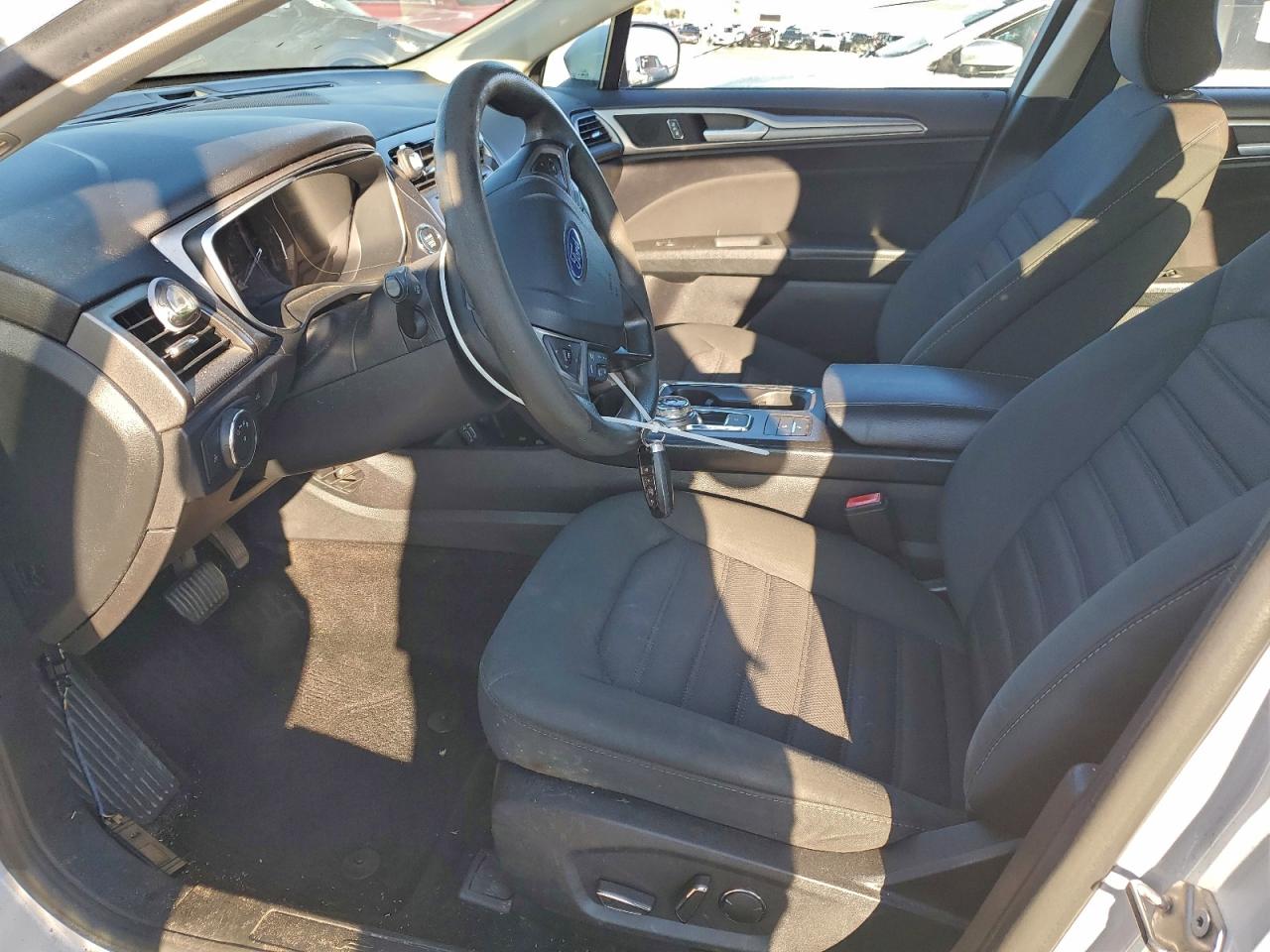 2019 FORD FUSION SE photo 19