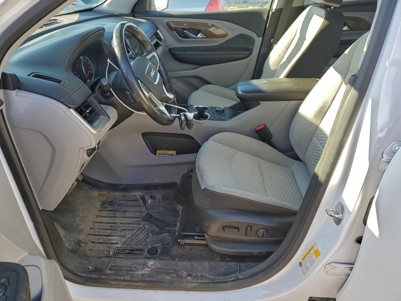 2020 GMC TERRAIN SLE photo 25