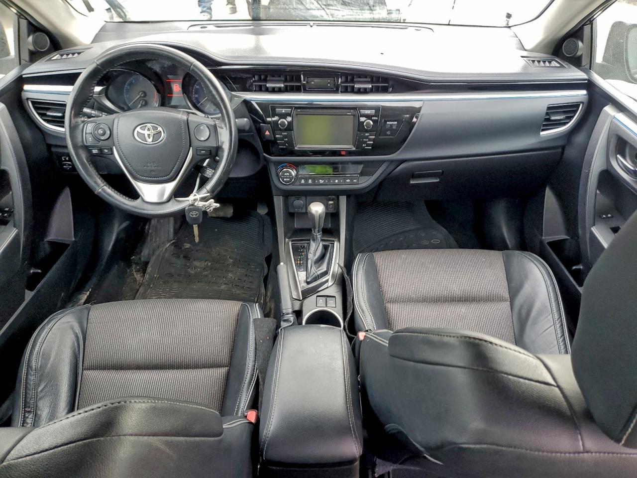 2014 TOYOTA COROLLA L photo 8