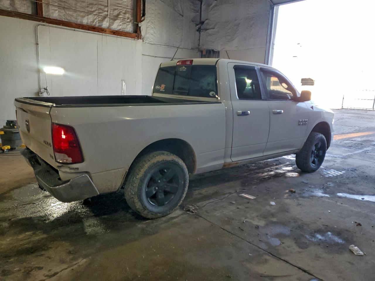 2015 RAM 1500 SLT photo 3