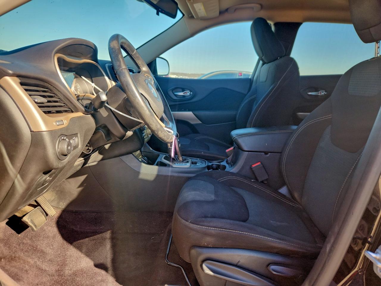 2017 JEEP CHEROKEE LATITUDE photo 7