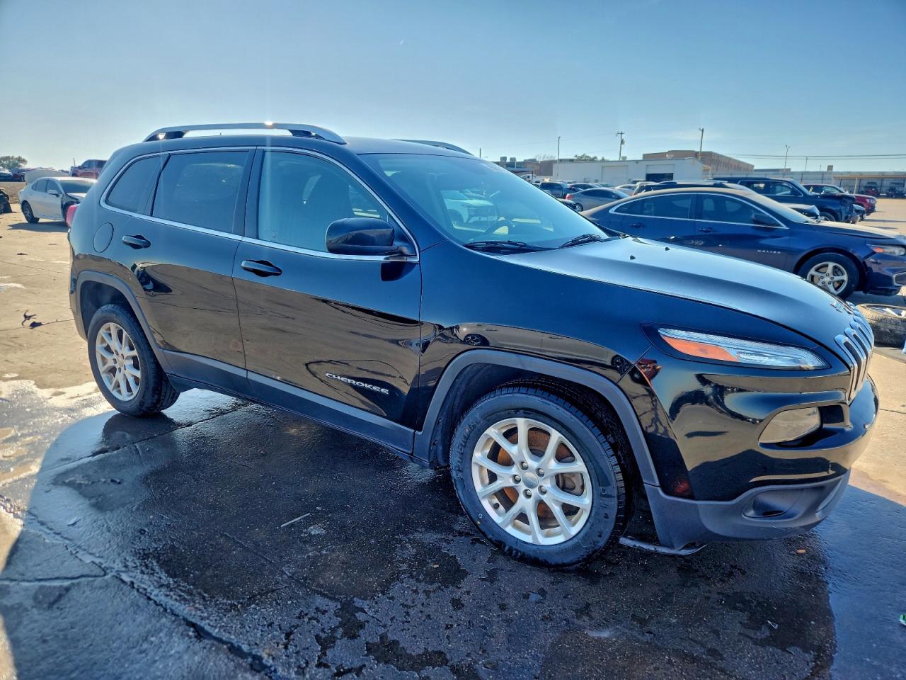 2017 JEEP CHEROKEE LATITUDE photo 4