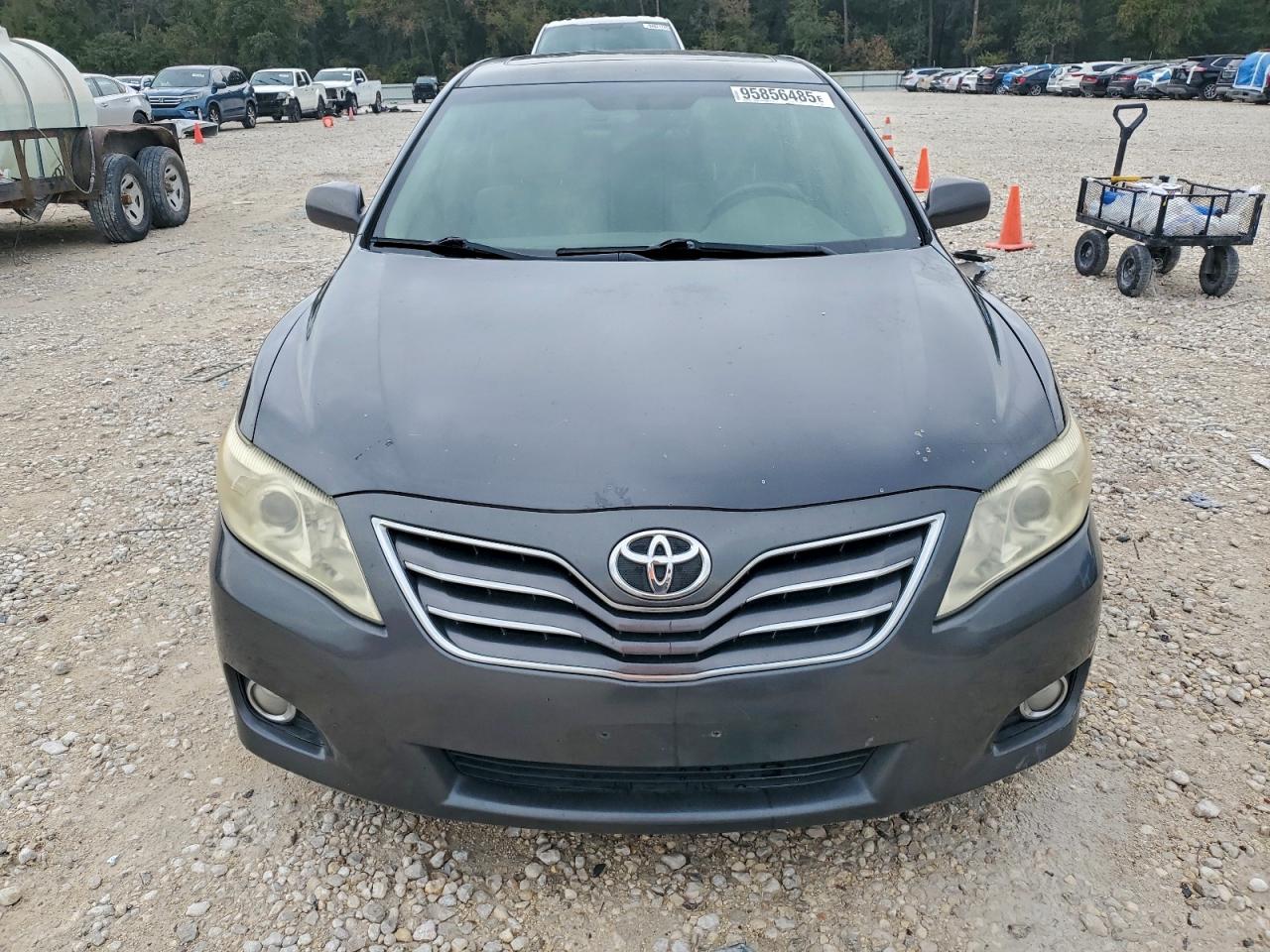 2010 TOYOTA CAMRY XLE V6 photo 5