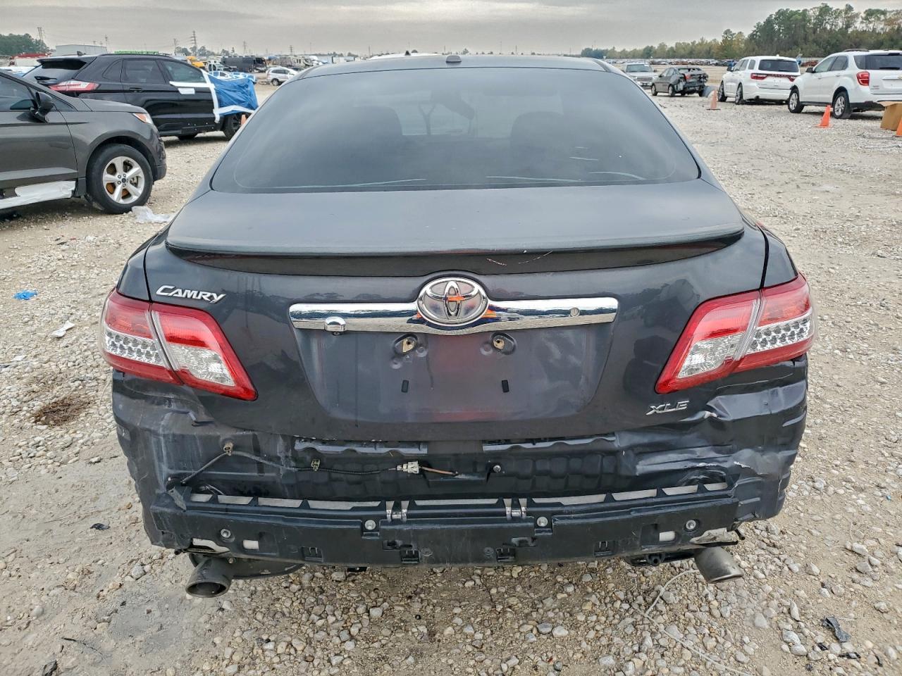 2010 TOYOTA CAMRY XLE V6 photo 6