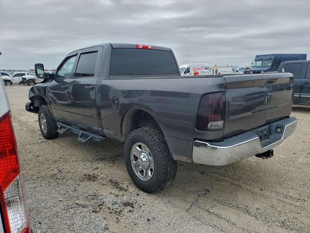 2016 RAM 2500 ST photo 2