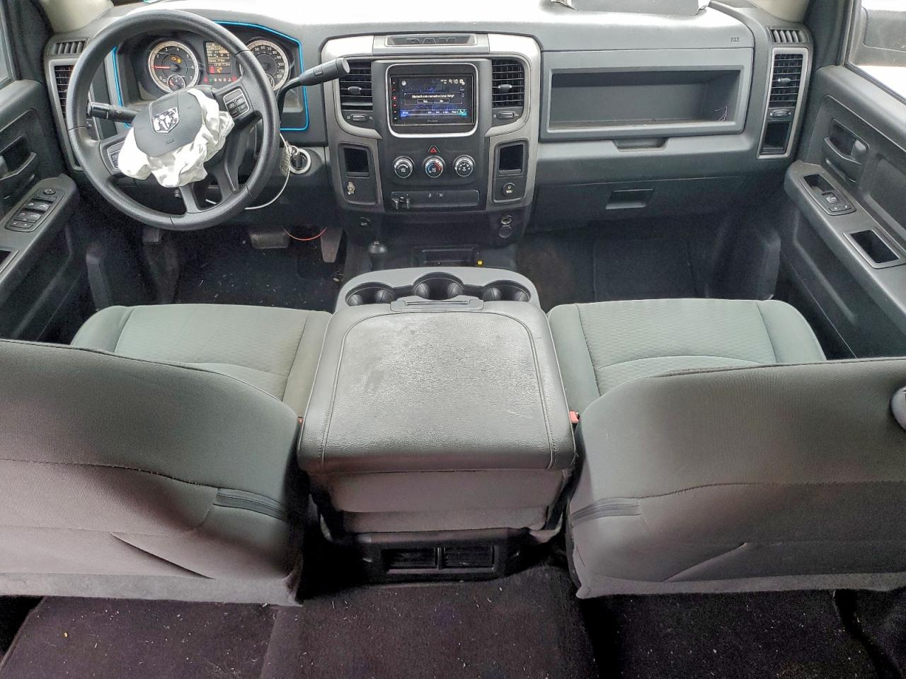 2016 RAM 2500 ST photo 8