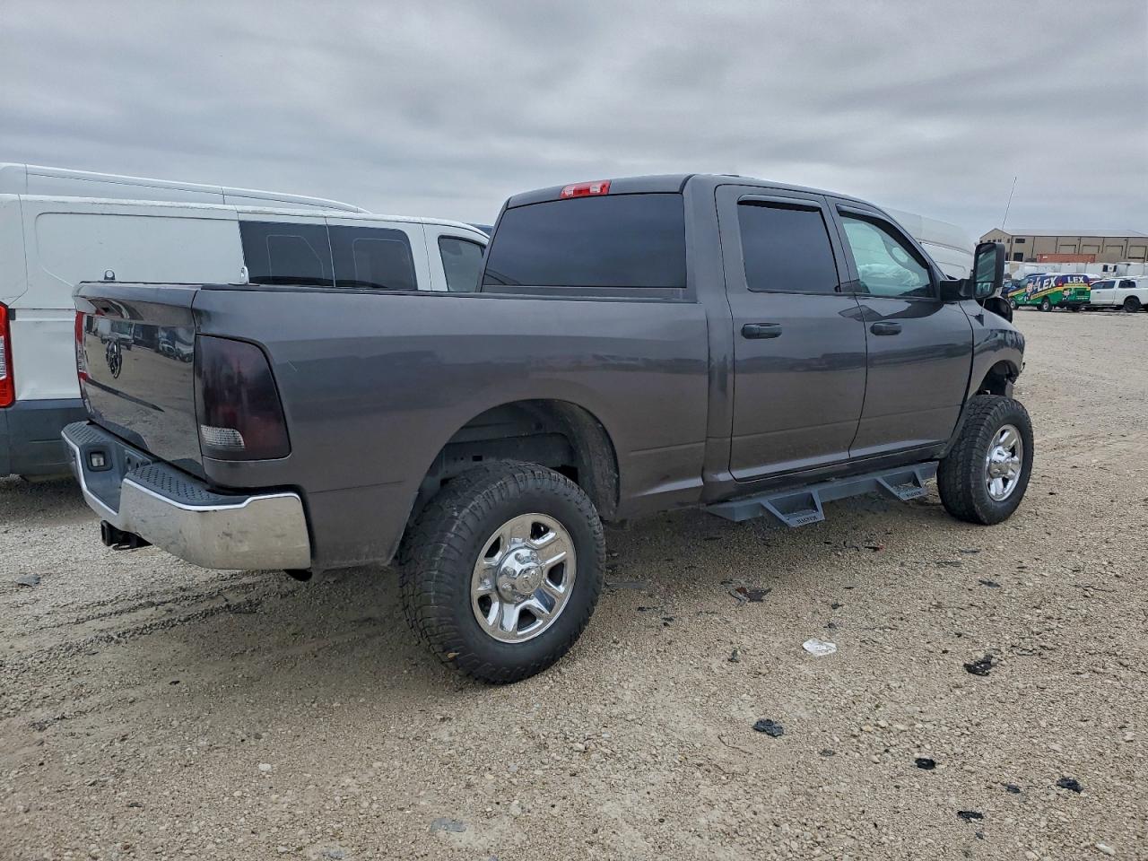 2016 RAM 2500 ST photo 3