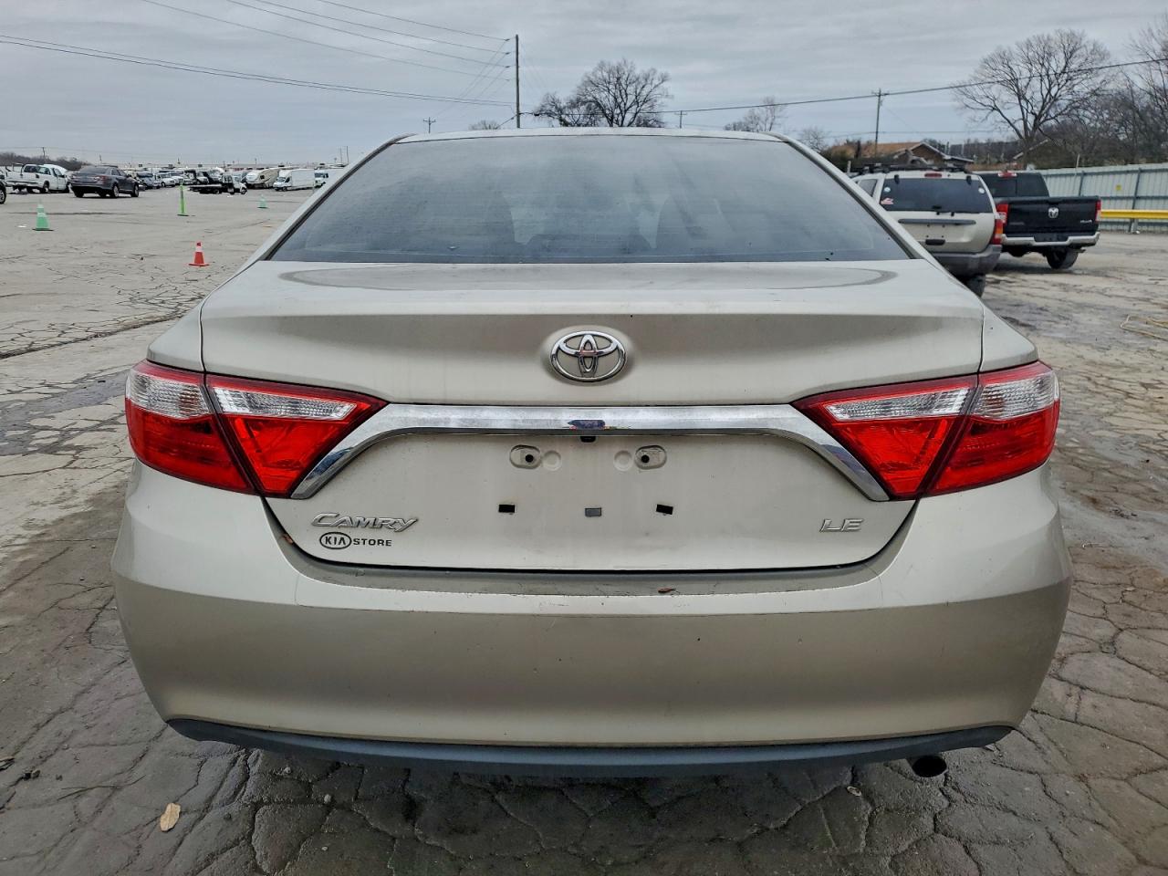 2016 TOYOTA CAMRY LE photo 6
