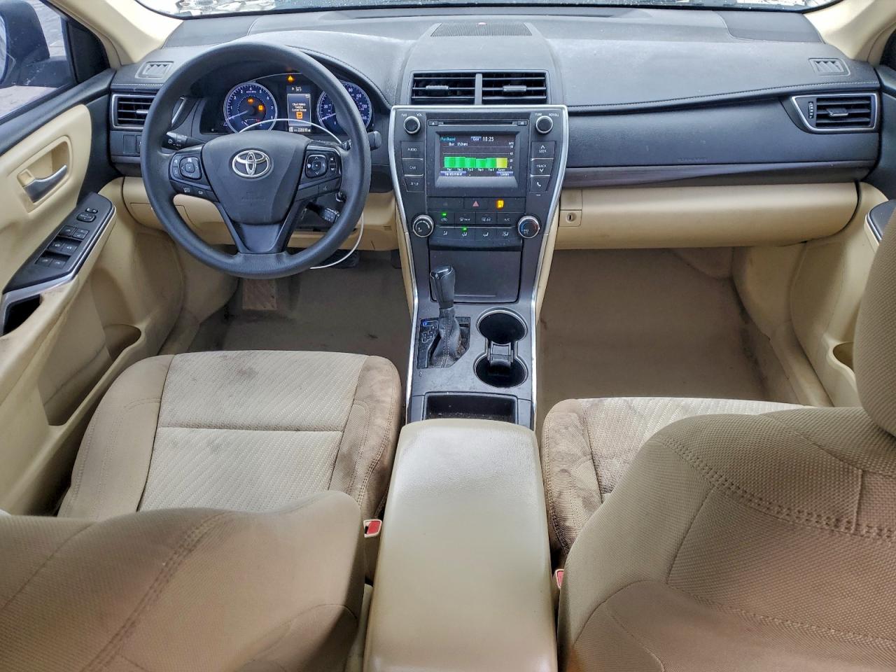 2016 TOYOTA CAMRY LE photo 8