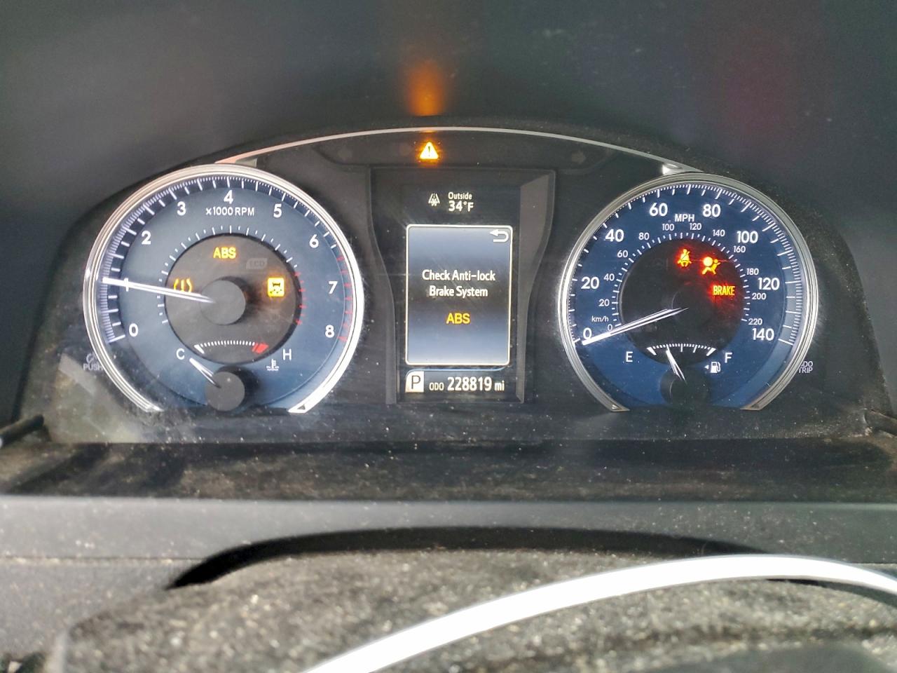 2016 TOYOTA CAMRY LE photo 9