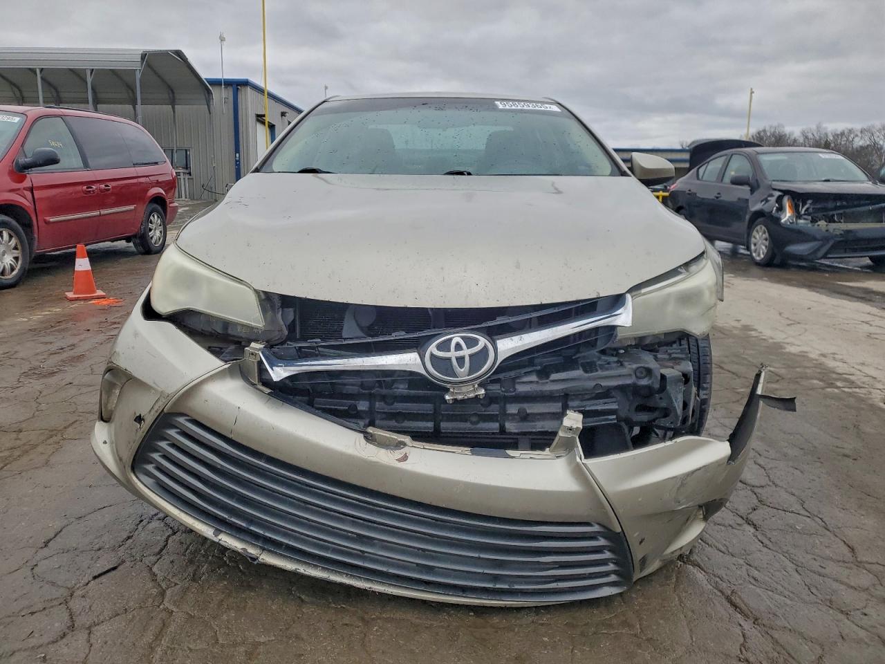 2016 TOYOTA CAMRY LE photo 5