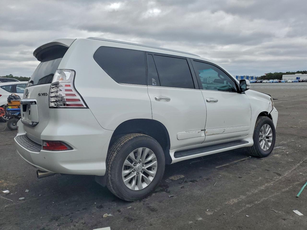 2015 LEXUS GX 460 photo 5