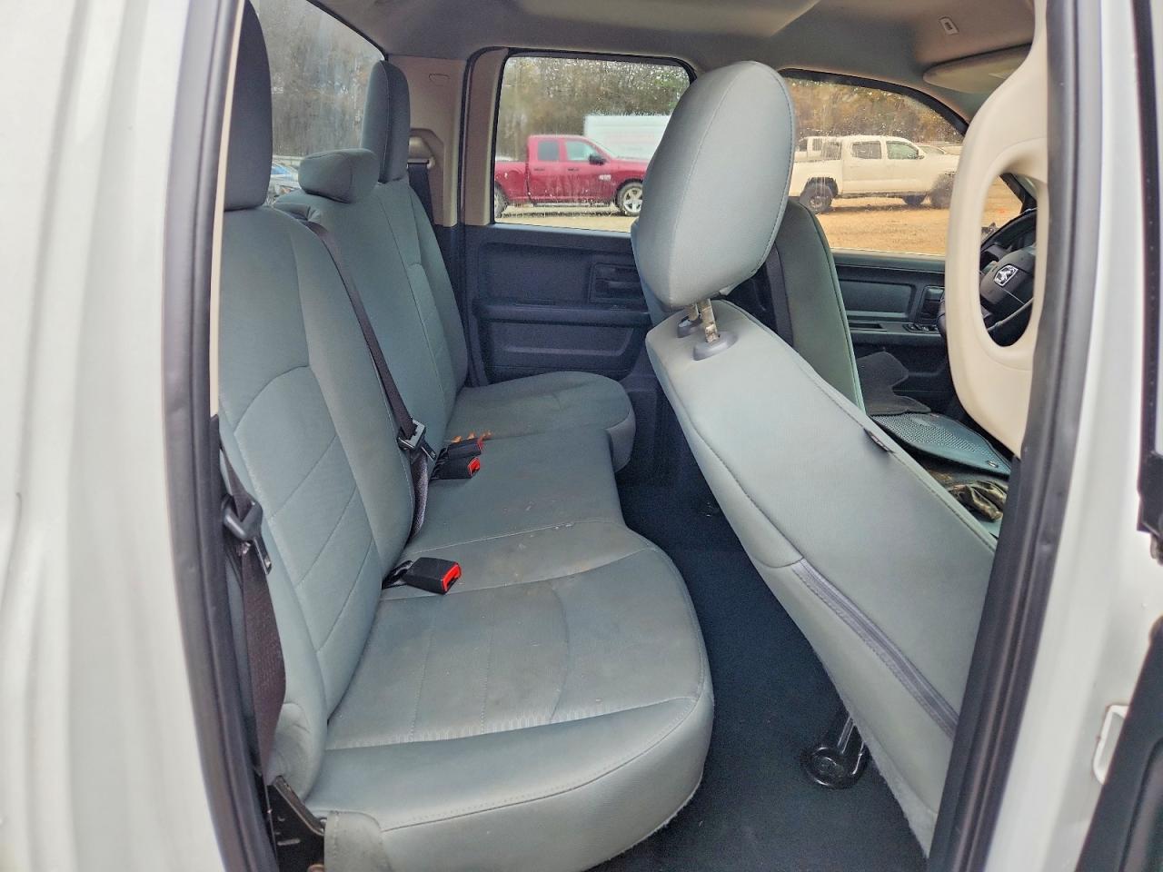 2017 RAM 1500 ST photo 10