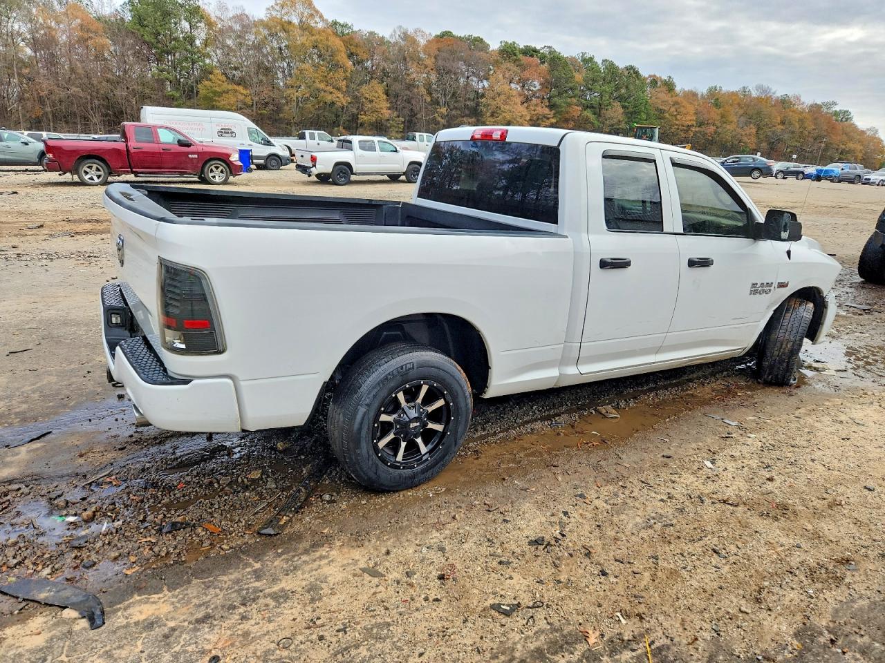 2017 RAM 1500 ST photo 3
