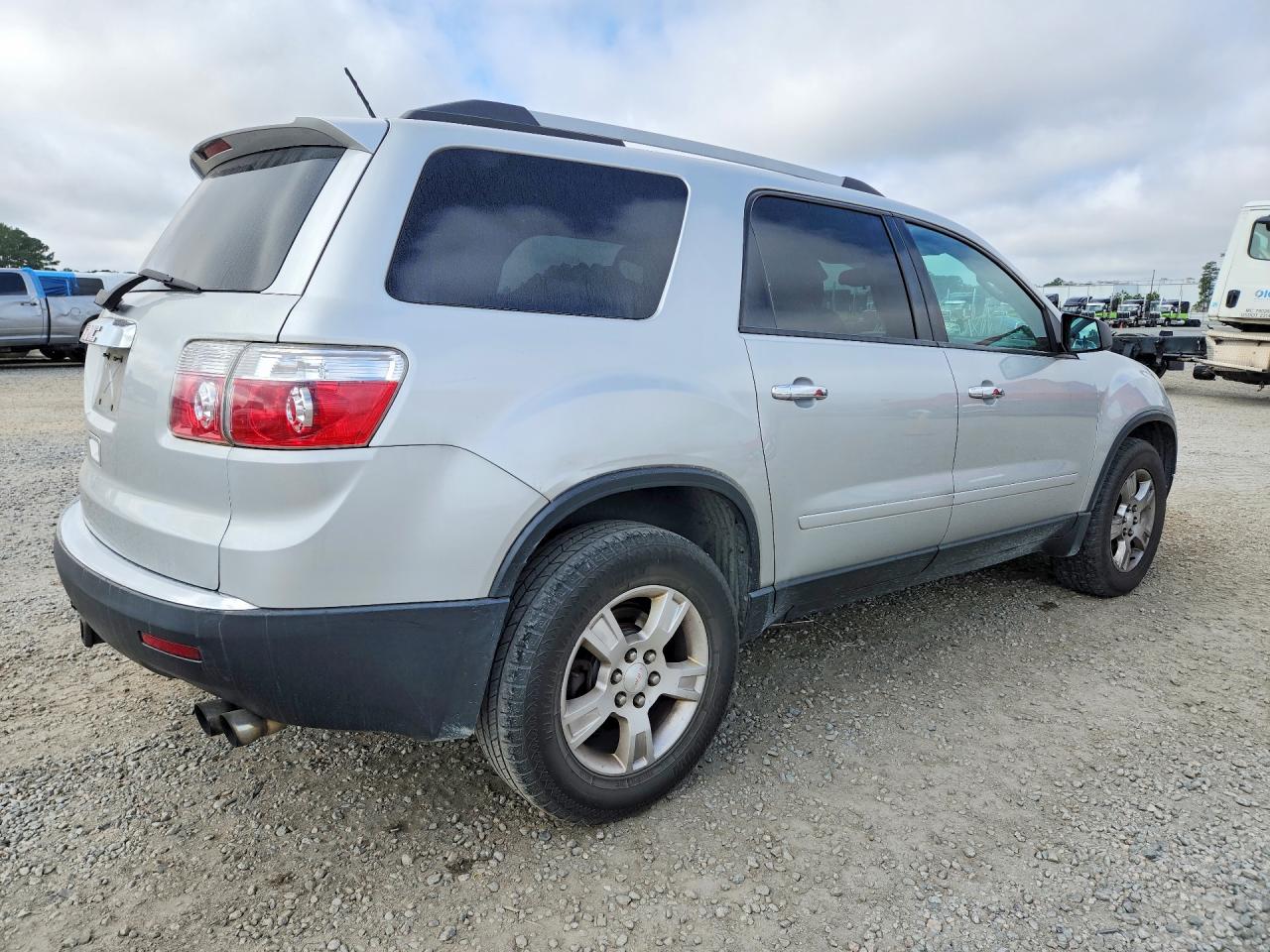 2011 GMC ACADIA SLE photo 7