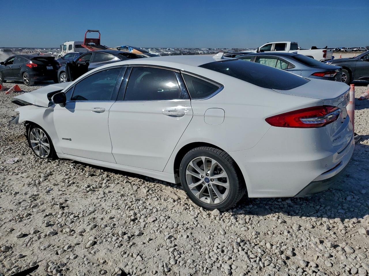 2019 FORD FUSION SE photo 2