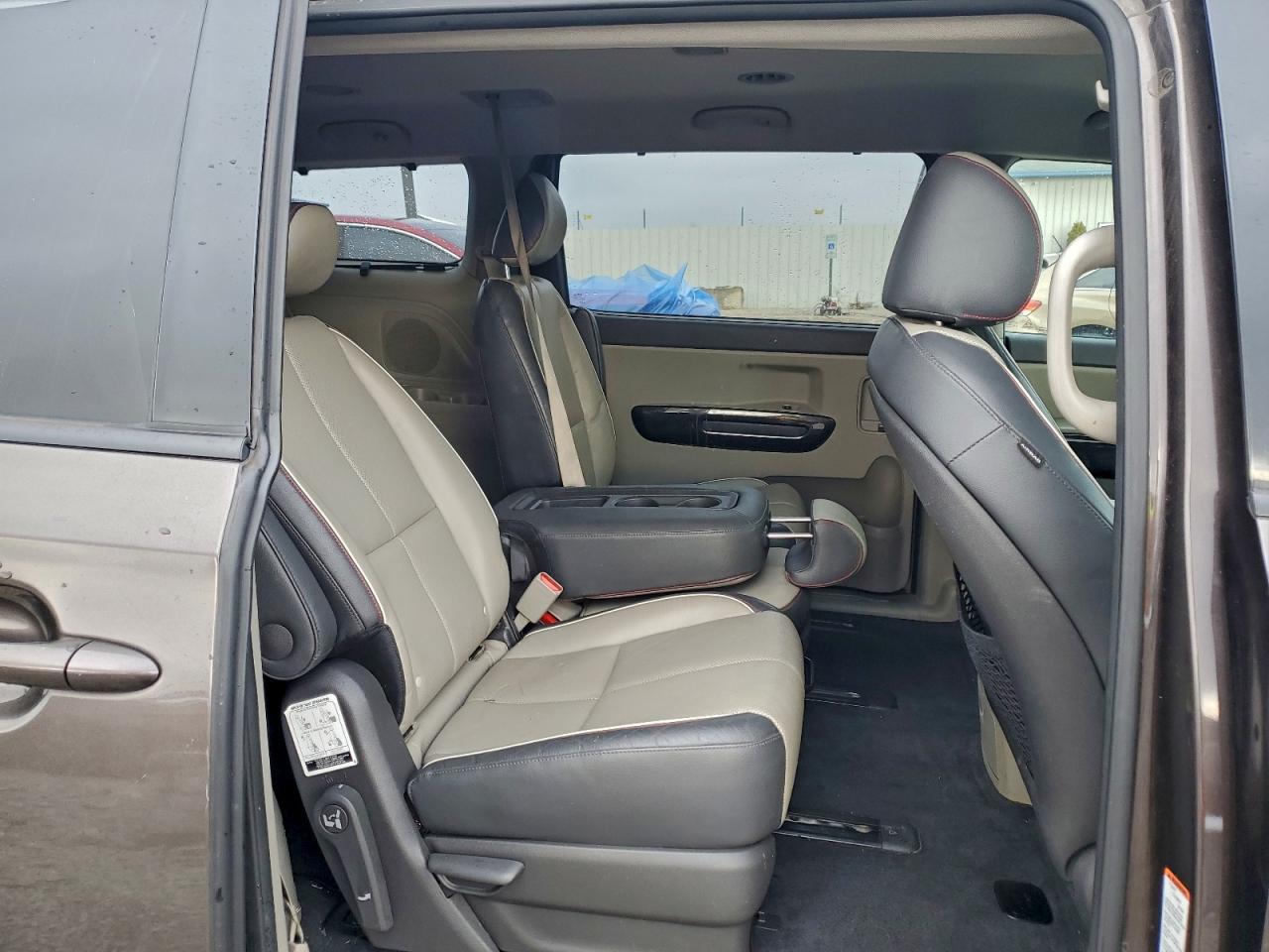 2016 KIA SEDONA EX photo 11