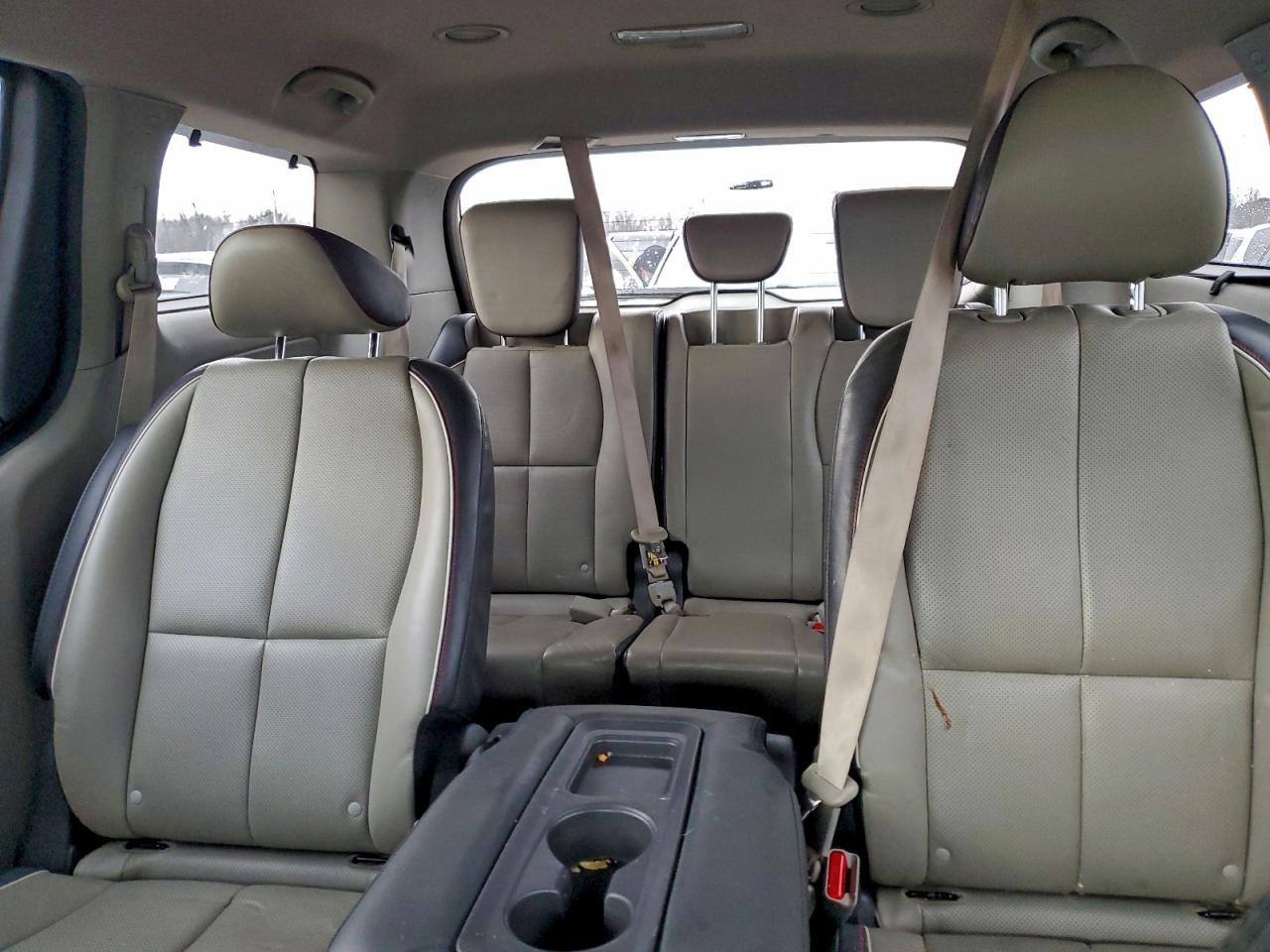 2016 KIA SEDONA EX photo 10