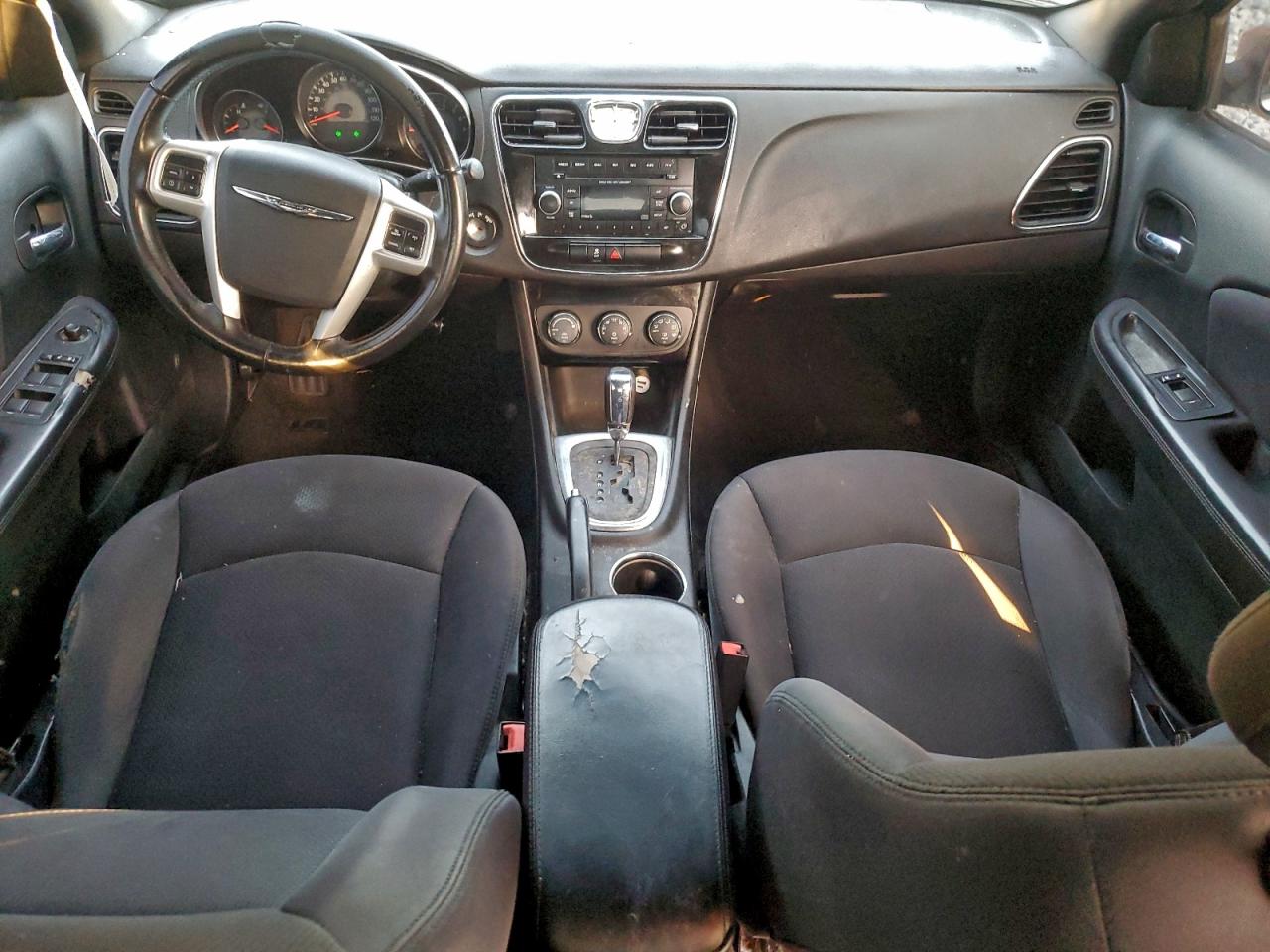 2013 CHRYSLER 200 TOURING photo 8
