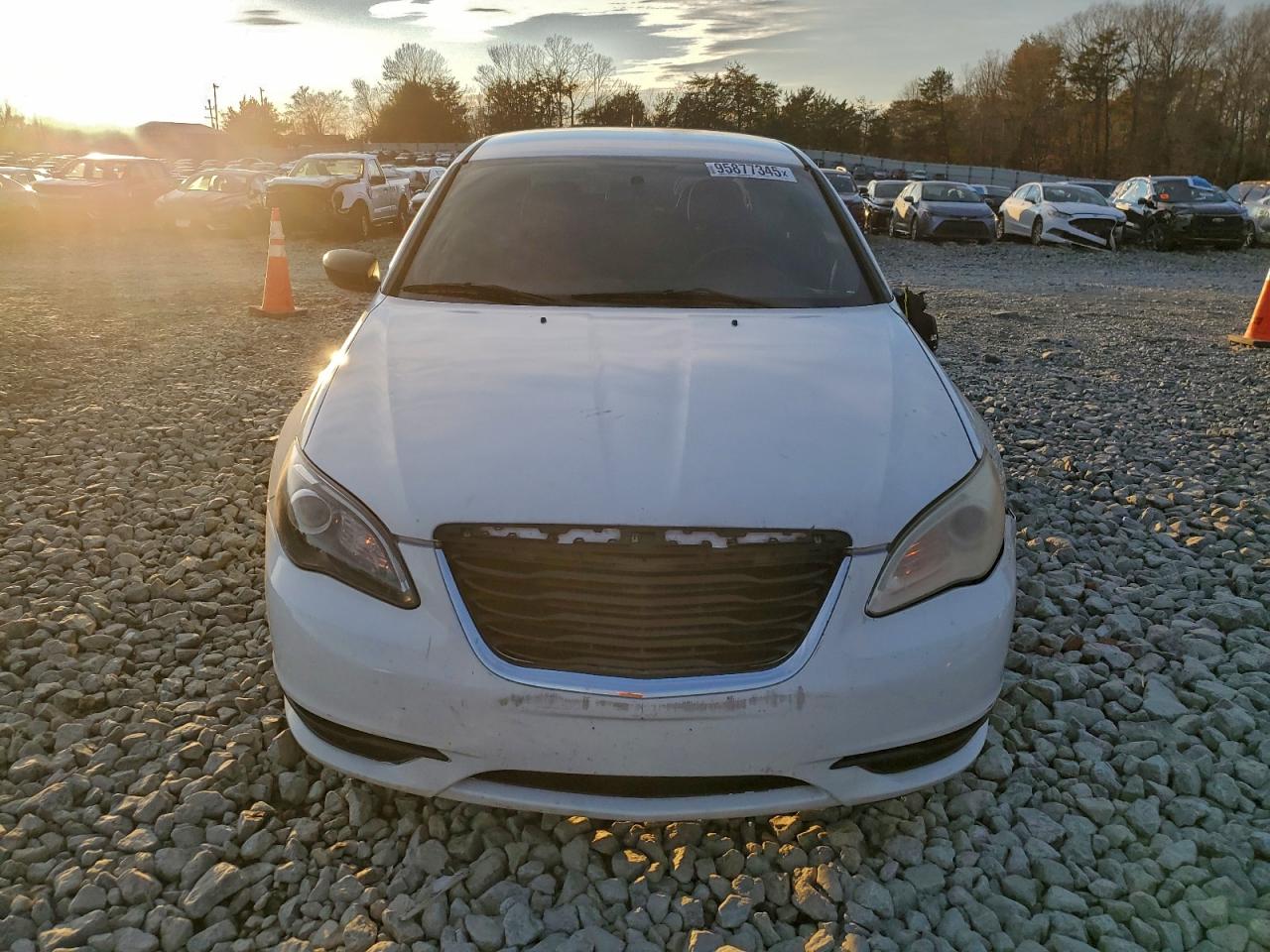 2013 CHRYSLER 200 TOURING photo 5