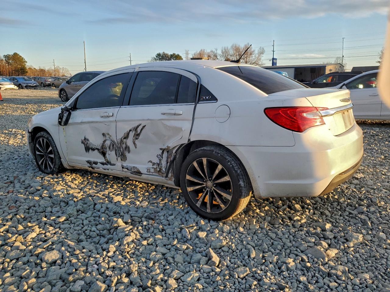 2013 CHRYSLER 200 TOURING photo 2