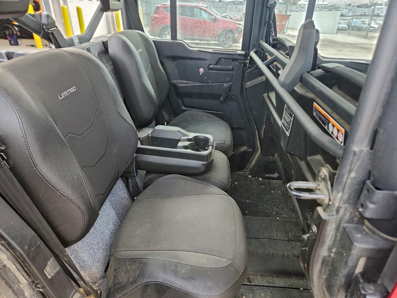 2024 CAN-AM DEFENDER UTILITY VEHICLE photo 6