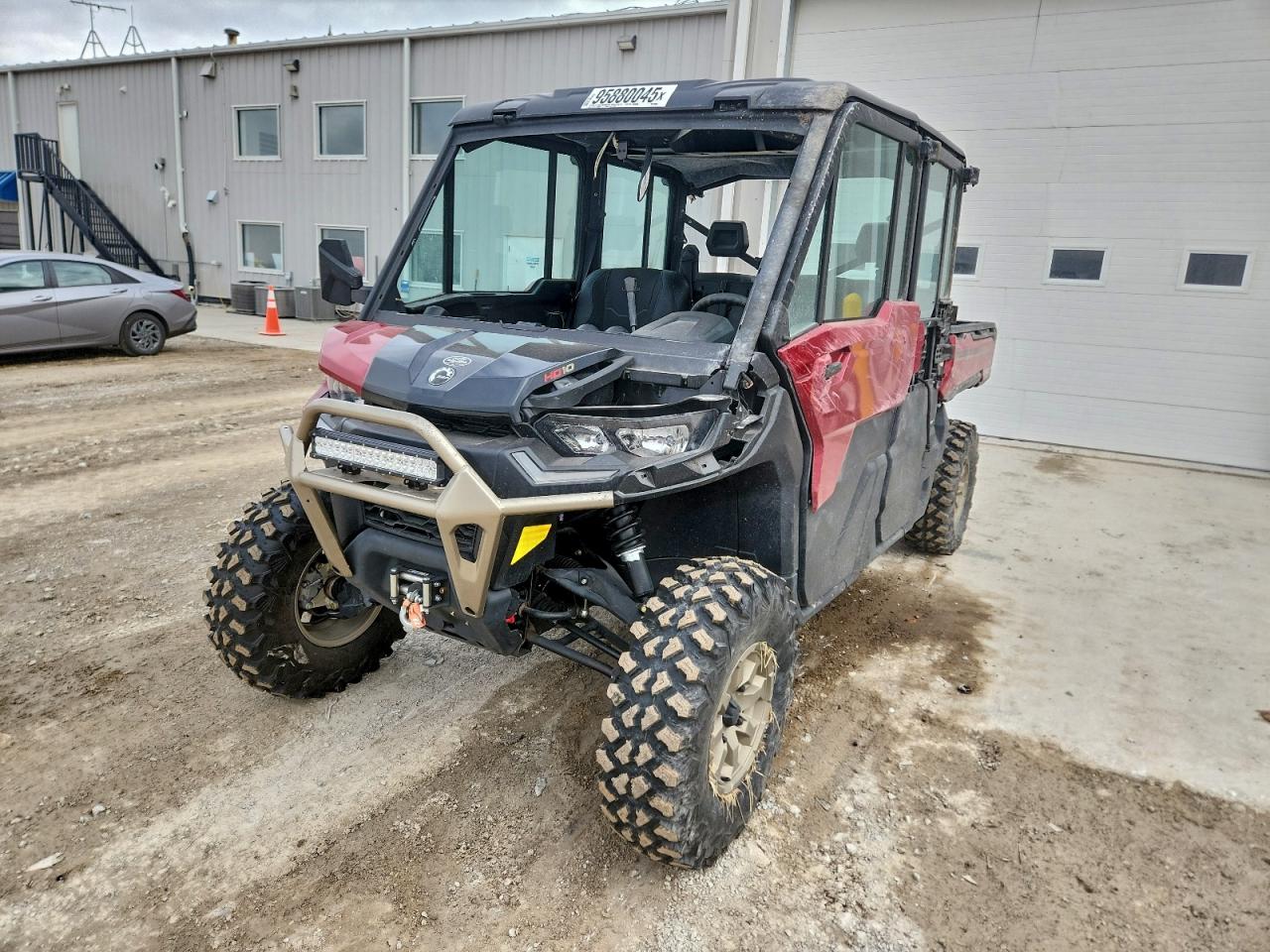 2024 CAN-AM DEFENDER UTILITY VEHICLE photo 2