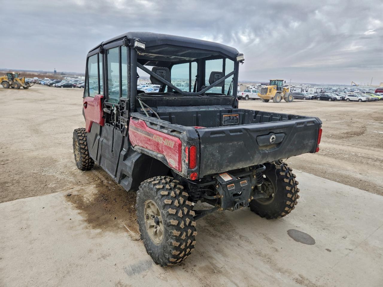 2024 CAN-AM DEFENDER UTILITY VEHICLE photo 3