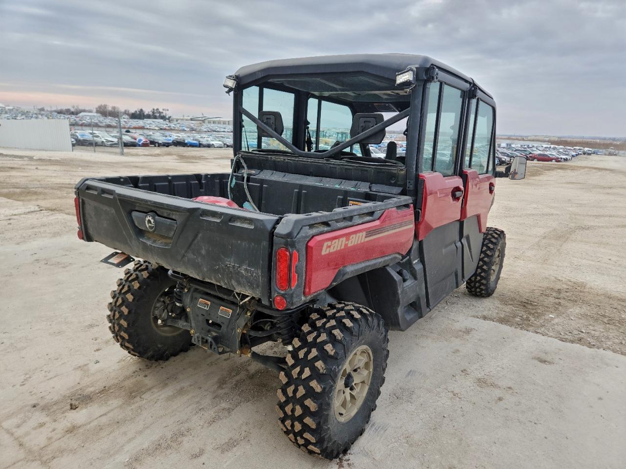 2024 CAN-AM DEFENDER UTILITY VEHICLE photo 4