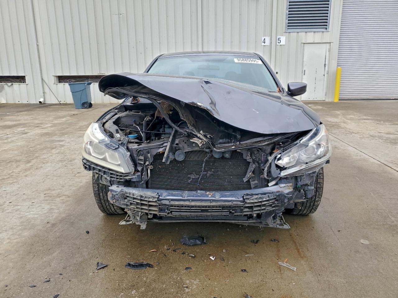 2016 HONDA ACCORD LX photo 9